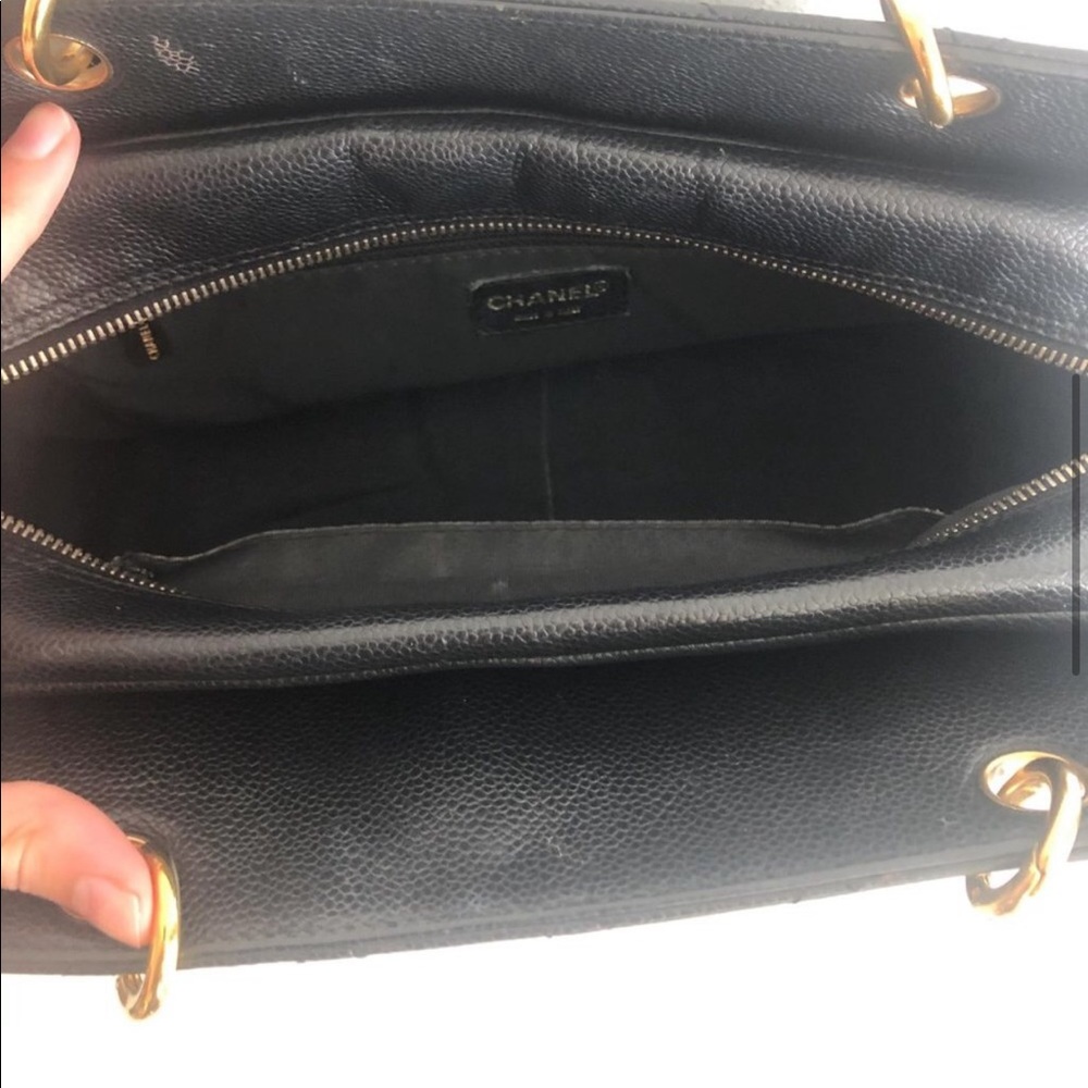 CHANEL Black Quilted Leather Bag - Picture 14 of 15